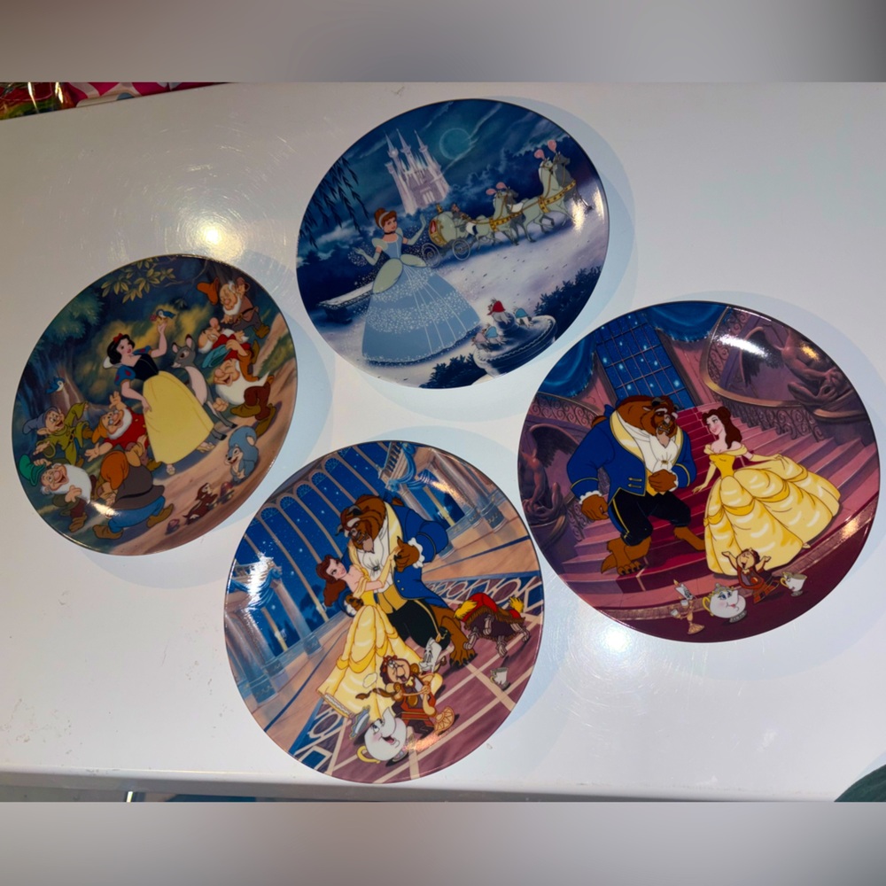 4 Limited Edition Disney Plates